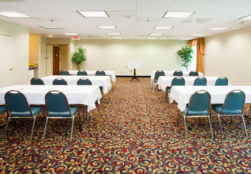 Holiday Inn Express Hillsborough-Durham Area By Ihg Экстерьер фото