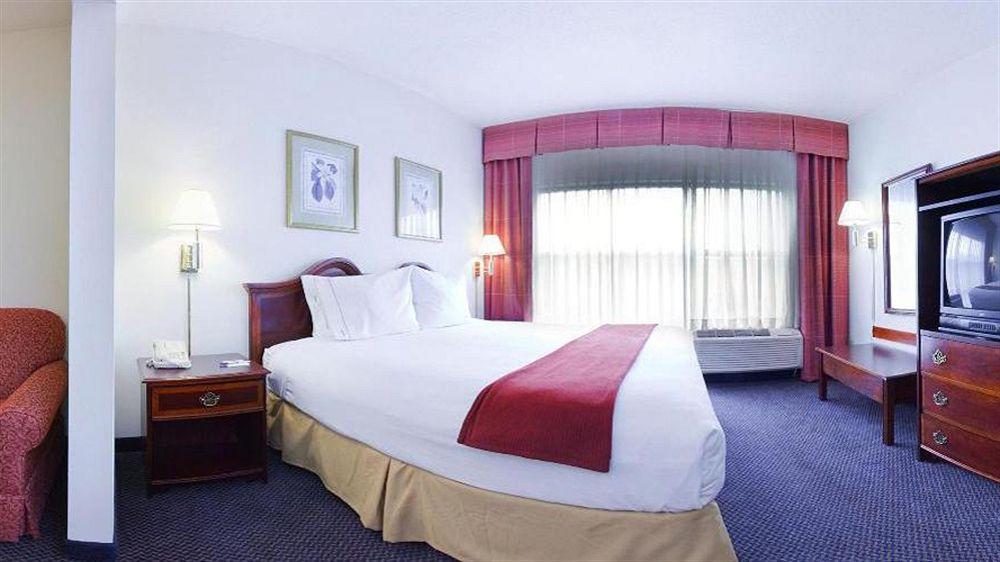 Holiday Inn Express Hillsborough-Durham Area By Ihg Экстерьер фото