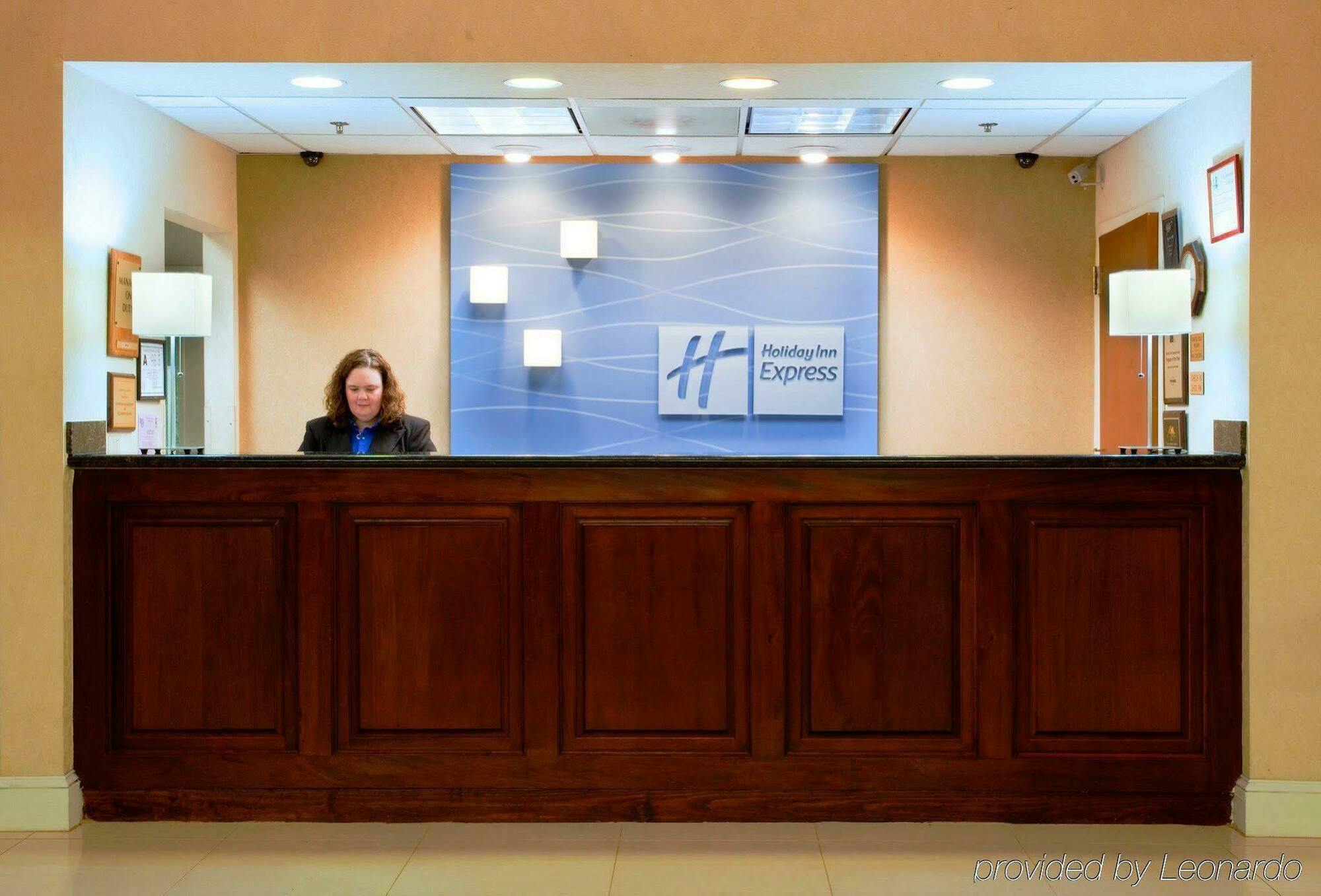 Holiday Inn Express Hillsborough-Durham Area By Ihg Экстерьер фото