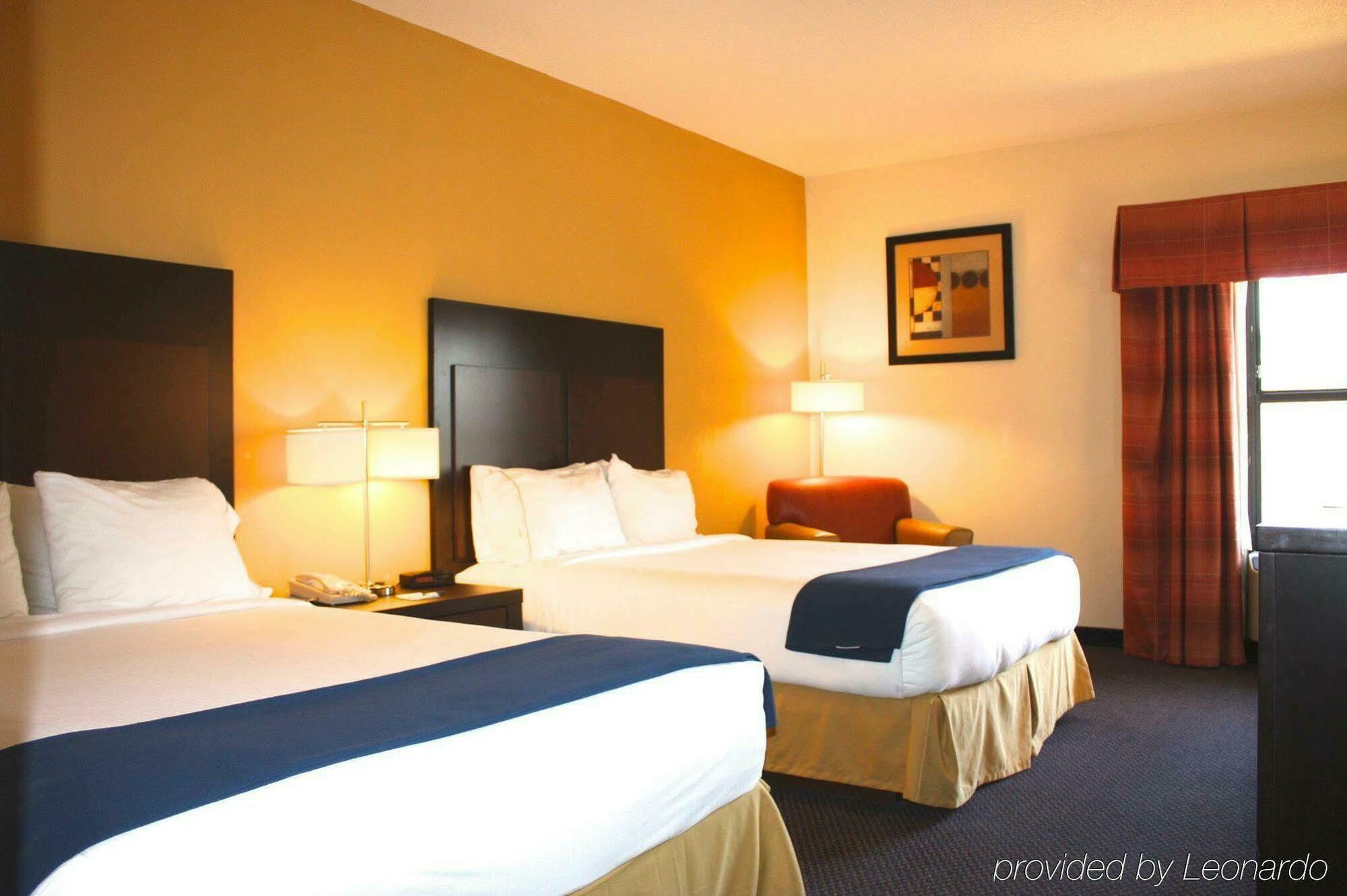 Holiday Inn Express Hillsborough-Durham Area By Ihg Экстерьер фото